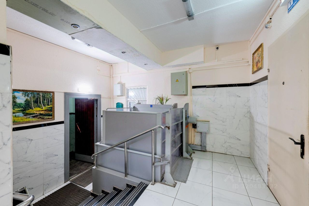 Продажа 3-комн квартиры на вторичном рынке Полярная улица, 42К1