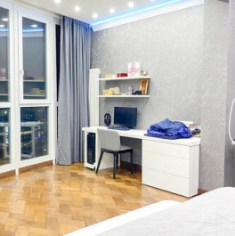 Продажа 4-комн квартиры на вторичном рынке 26 Бакинских Комиссаров ул