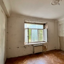 Продажа 3-комн квартиры на вторичном рынке улица Климашкина,  д. 20