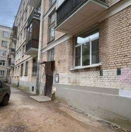 Продажа 2-комн квартиры на вторичном рынке ул Алтайская,  д. 21