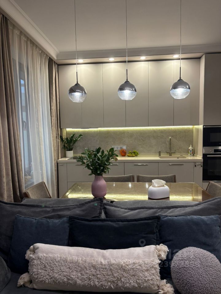 Продажа 3-комн квартиры на вторичном рынке Беломорская улица, 23