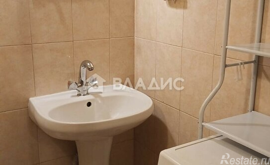 Продажа 1-комн квартиры на вторичном рынке Альпийский переулок,  д. 32