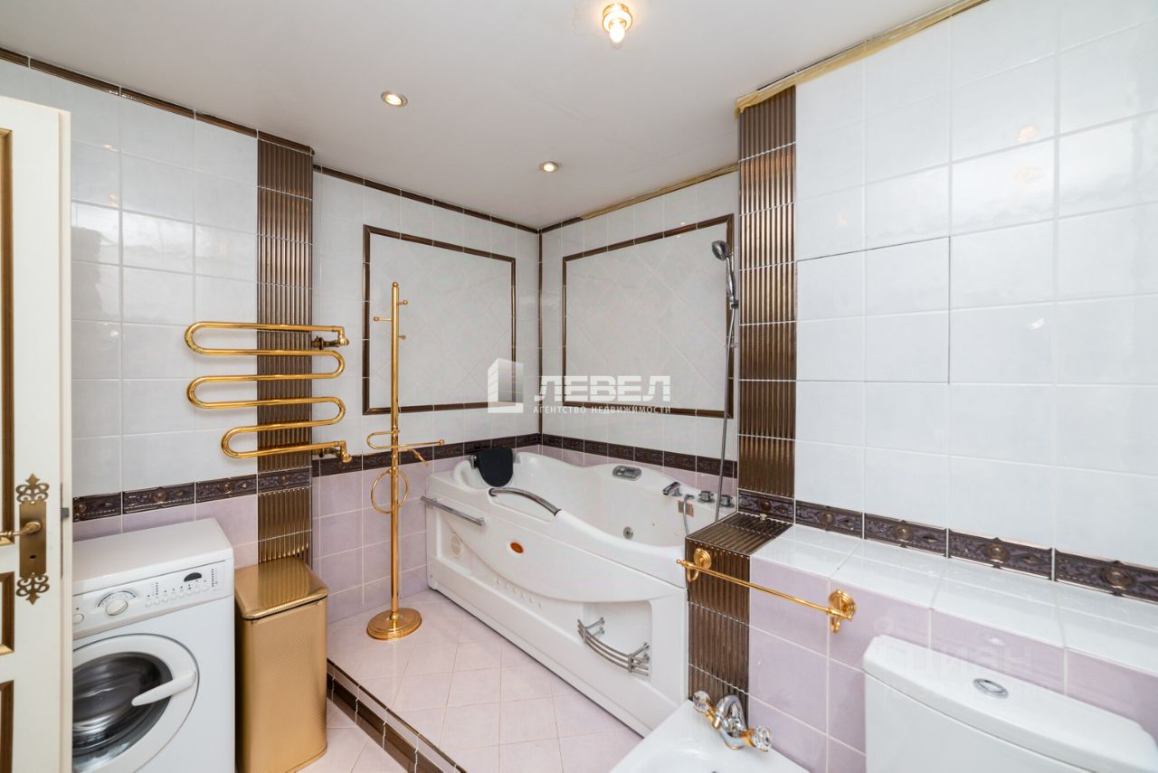 Продажа 4-комн квартиры на вторичном рынке улица Грина, 12