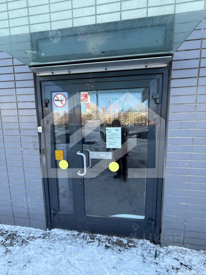 Продажа торгового помещения Ярцевская ул,  д. 24 к1