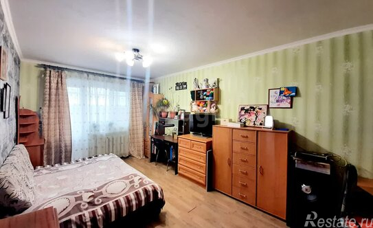 Продажа 2-комн квартиры на вторичном рынке Киришский район, улица Строителей,  д. 17