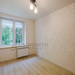 Продажа 2-комн квартиры на вторичном рынке Хуторская 1-я ул,  д. 8 к1