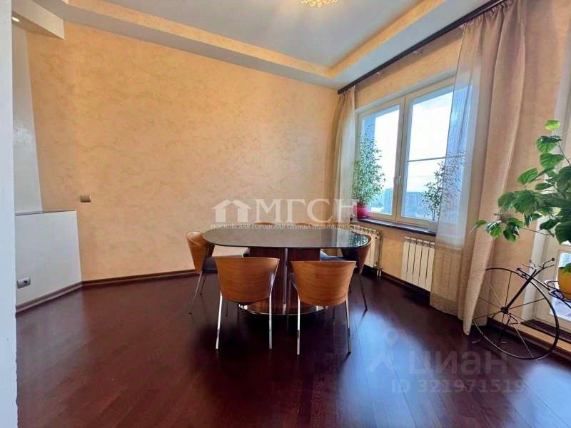 Продажа 3-комн квартиры на вторичном рынке Ярцевская улица, 27к1