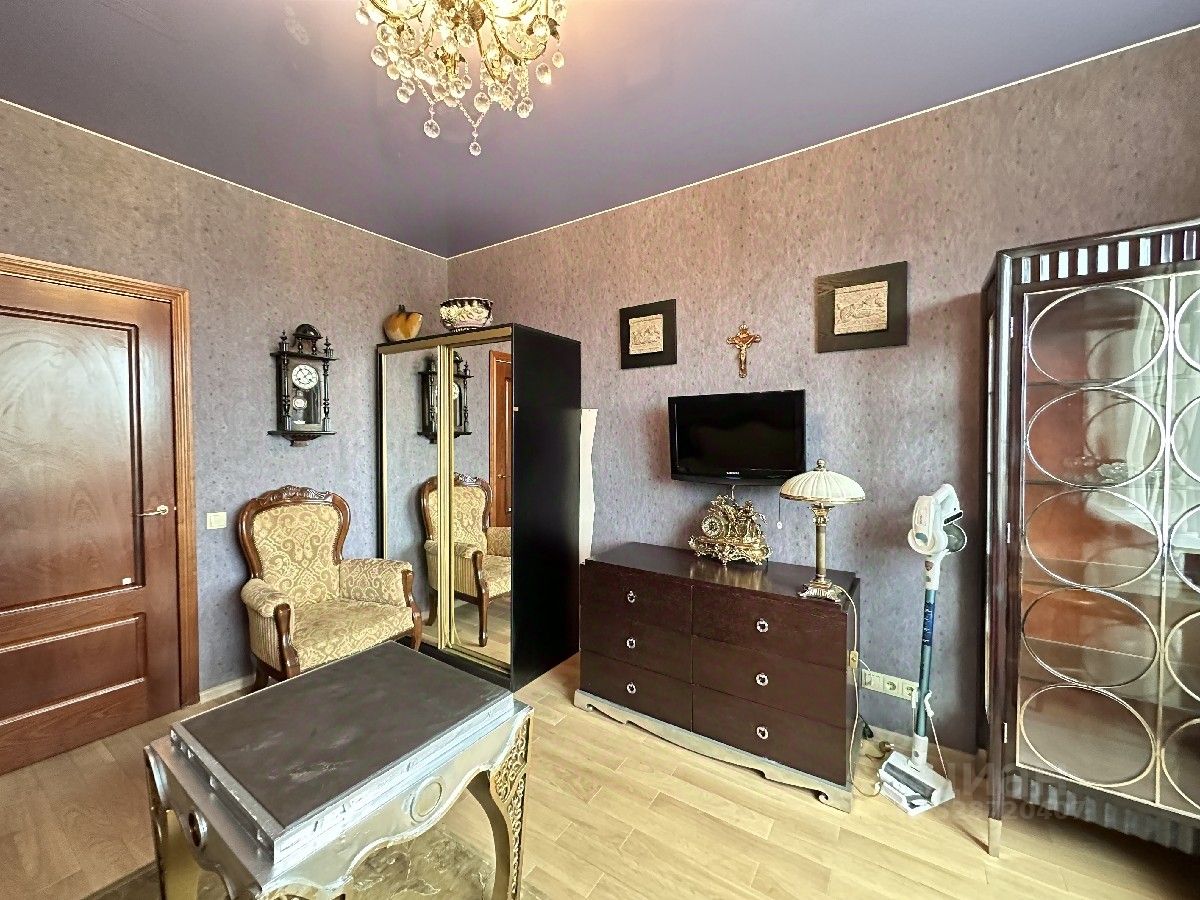 Продажа 2-комн квартиры на вторичном рынке улица Касаткина, 20