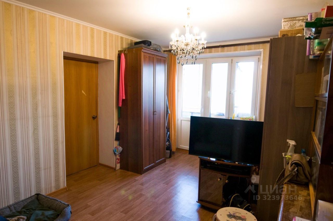 Продажа 2-комн квартиры на вторичном рынке улица Красных Зорь, 47