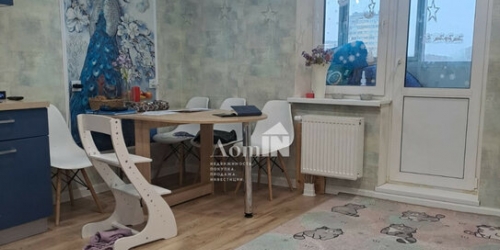 3-комн квартира ул Кустодиева,  д. 1