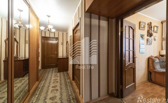 Продажа 2-комн квартиры на вторичном рынке Западный, ул Дружбы,  д. 7