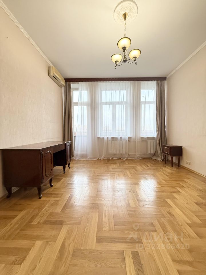 Продажа 3-комн квартиры на вторичном рынке улица Академика Королева, 3