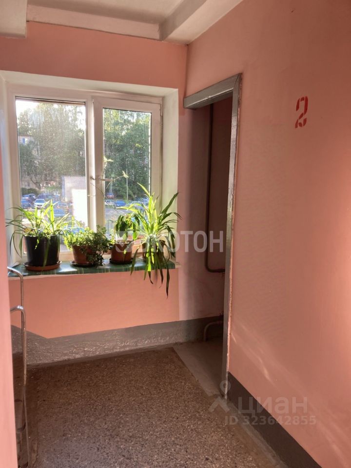 Продажа 1-комн квартиры на вторичном рынке Северный проспект, 93