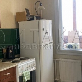 Продажа 1-комн квартиры на вторичном рынке Маршала Захарова ул,  д. 60