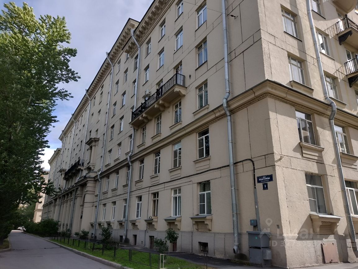 Продажа 2-комн квартиры на вторичном рынке улица Решетникова, 9