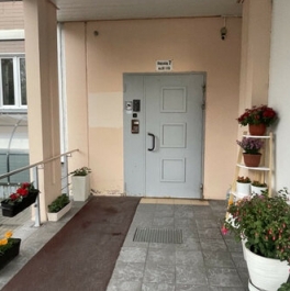 Продажа 2-комн квартиры на вторичном рынке Очаковская Б. ул,  д. 3