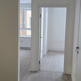 Продажа 1-комн квартиры на вторичном рынке Школьная улица,  д. 80