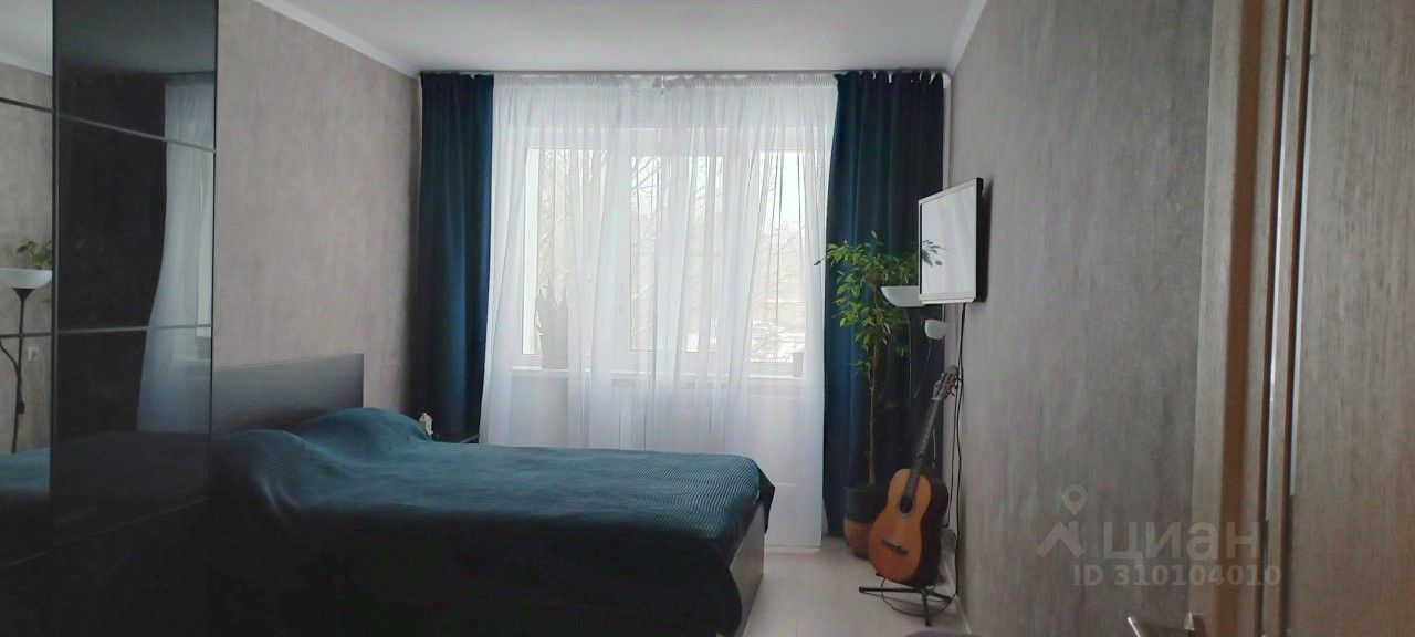 Продажа 3-комн квартиры на вторичном рынке Рощино пгт, улица Советская, 27