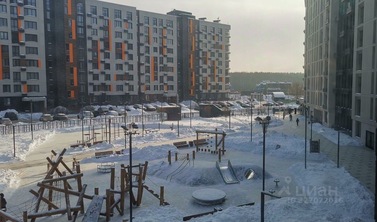 Продажа 3-комн квартиры на вторичном рынке Заречье пгт, бульвар Мещерский, 2