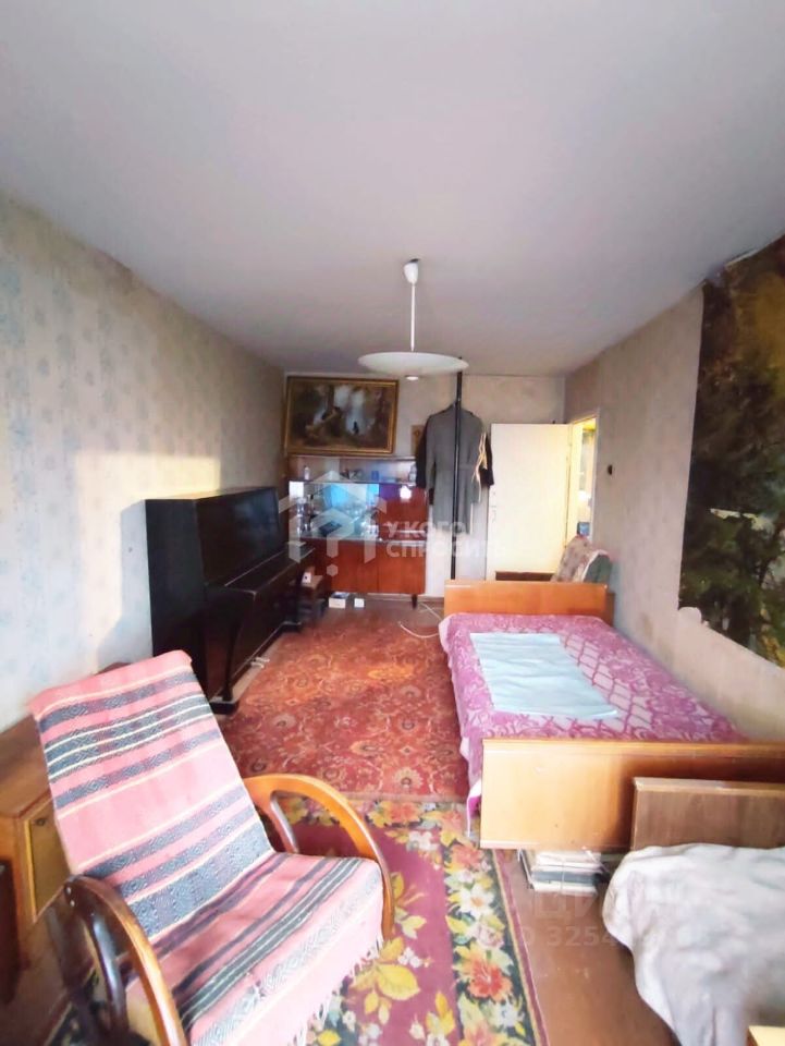Продажа 3-комн квартиры на вторичном рынке Ломоносов, Петровский переулок, 4