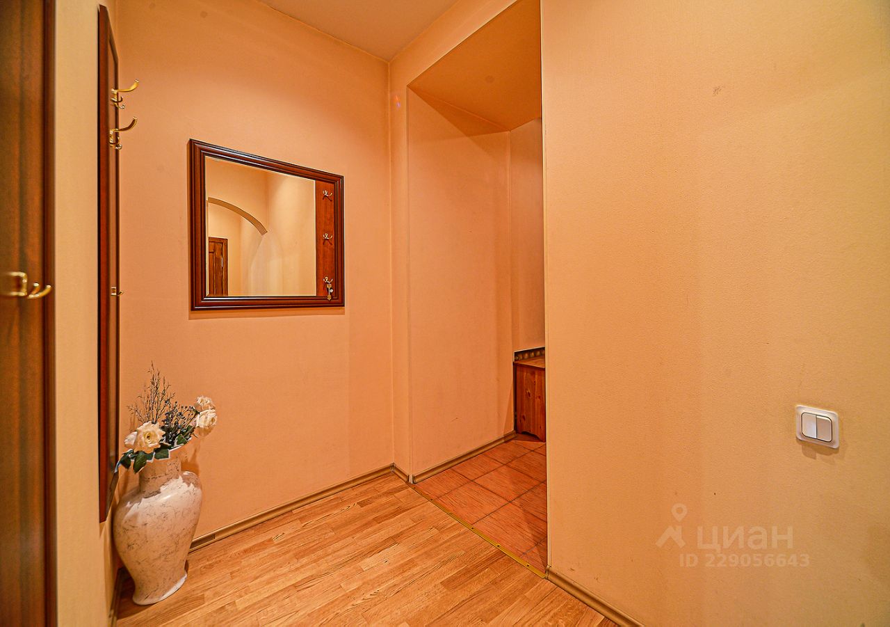 Аренда 2-комн квартиры на вторичном рынке набережная Реки Мойки, 30