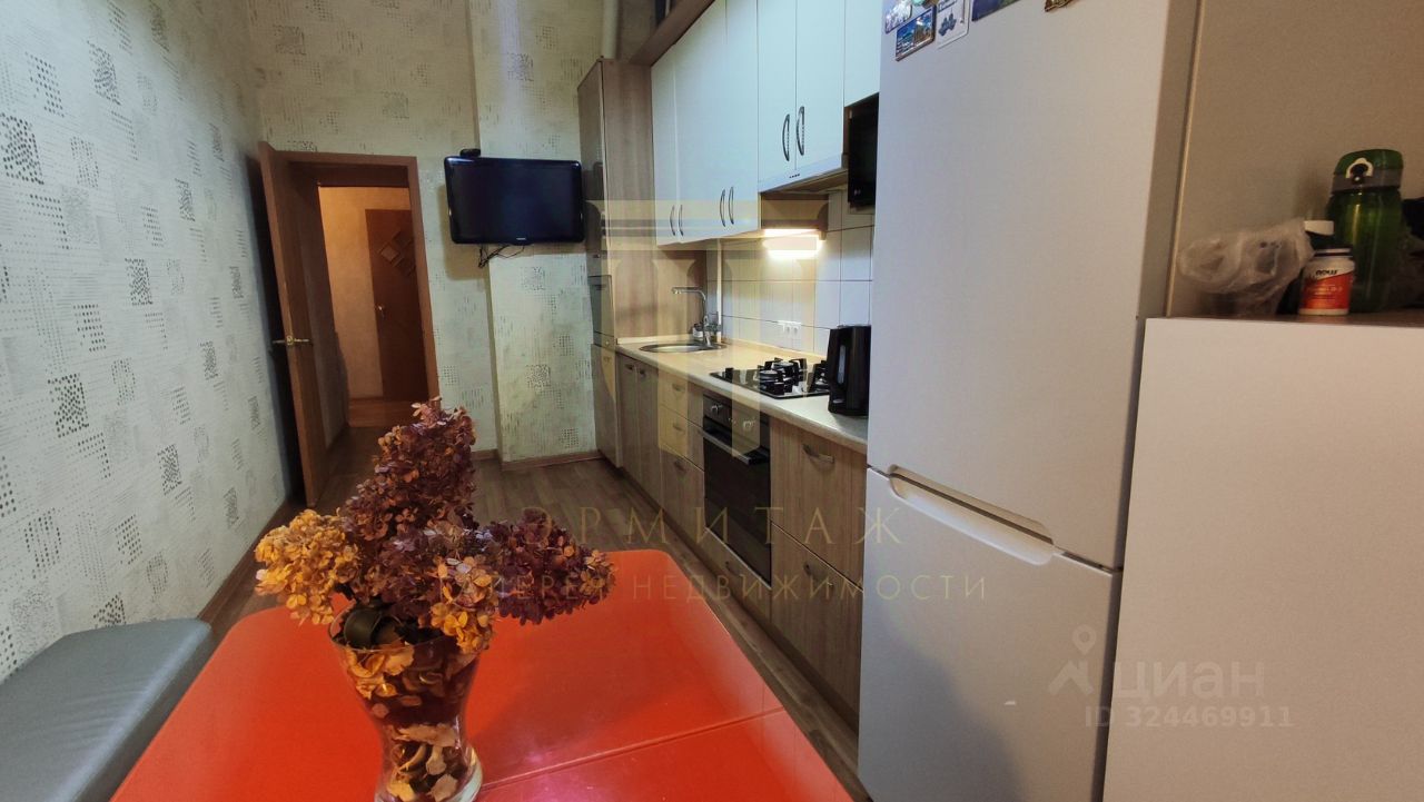 Продажа 3-комн квартиры на вторичном рынке Боровая улица, 100