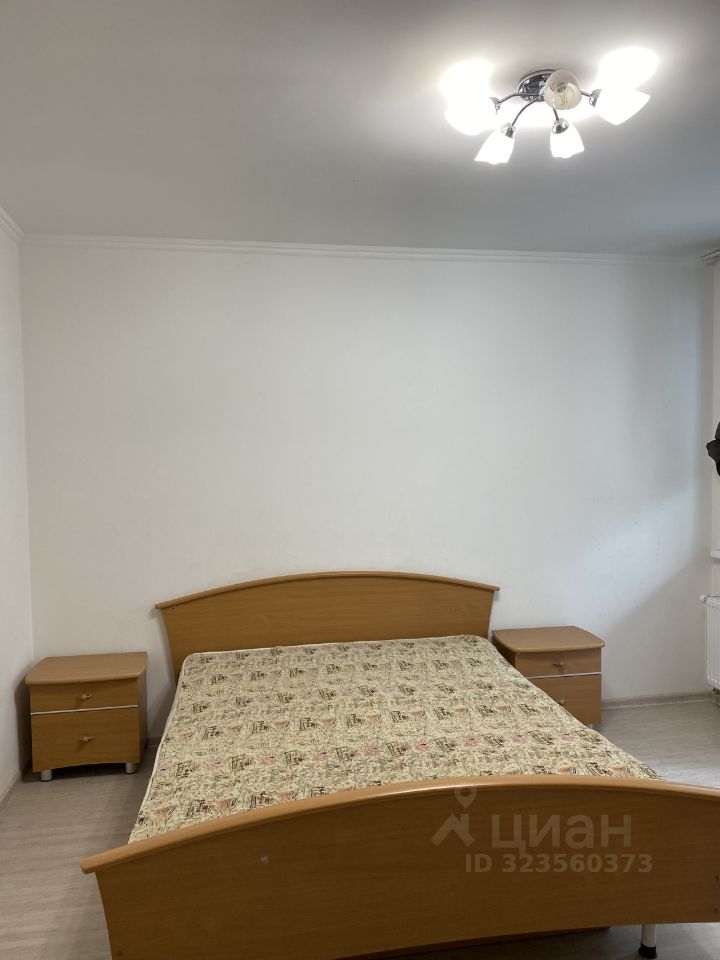 Продажа 2-комн квартиры на вторичном рынке Изумрудная улица, 34