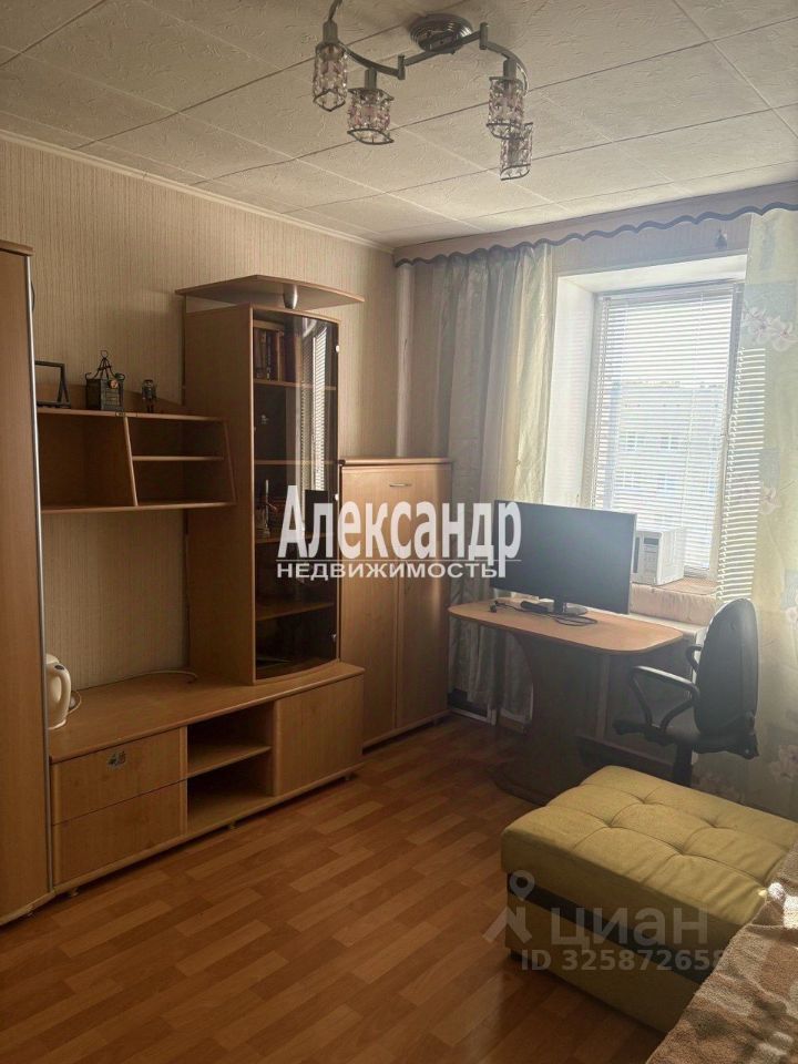 Продажа 6-комн квартиры на вторичном рынке улица Беринга, 32К2