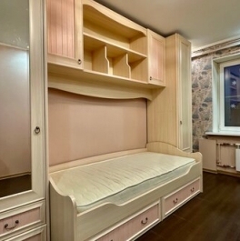 Продажа 3-комн квартиры на вторичном рынке Въезд, Рощинская улица,  д. 11
