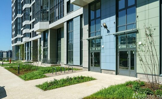 Продажа 3-комн квартиры на вторичном рынке улица Маршала Захарова,  д. 8 с1