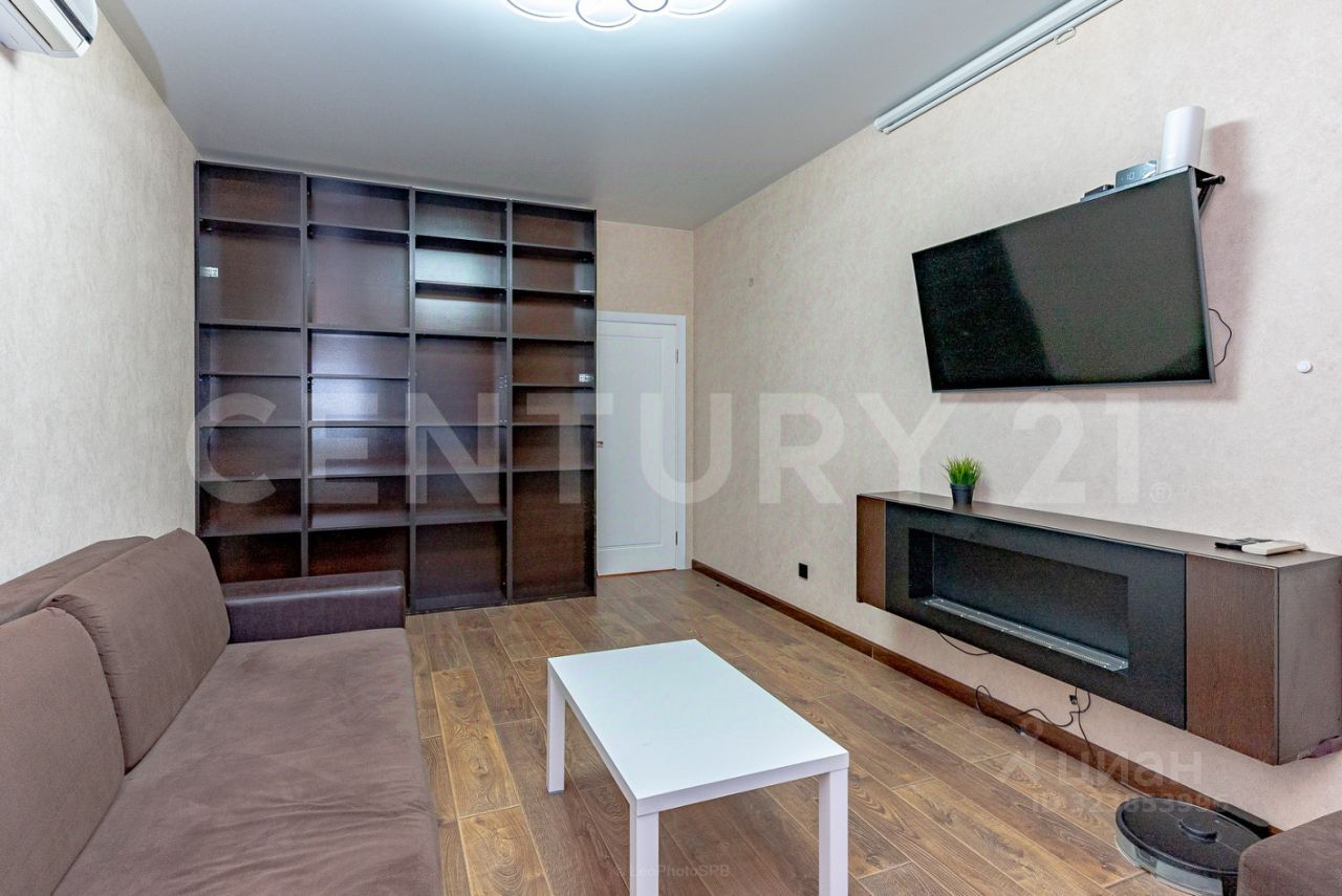 Продажа 3-комн квартиры на вторичном рынке пос. Шушары, Пулковское тер., улица Образцовая, 5к2