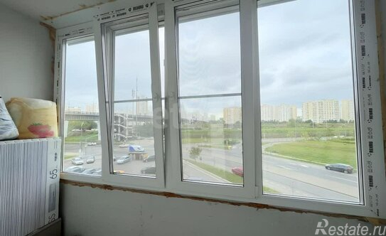 Продажа 1-комн квартиры на вторичном рынке пр-кт Защитников Москвы,  д. 1