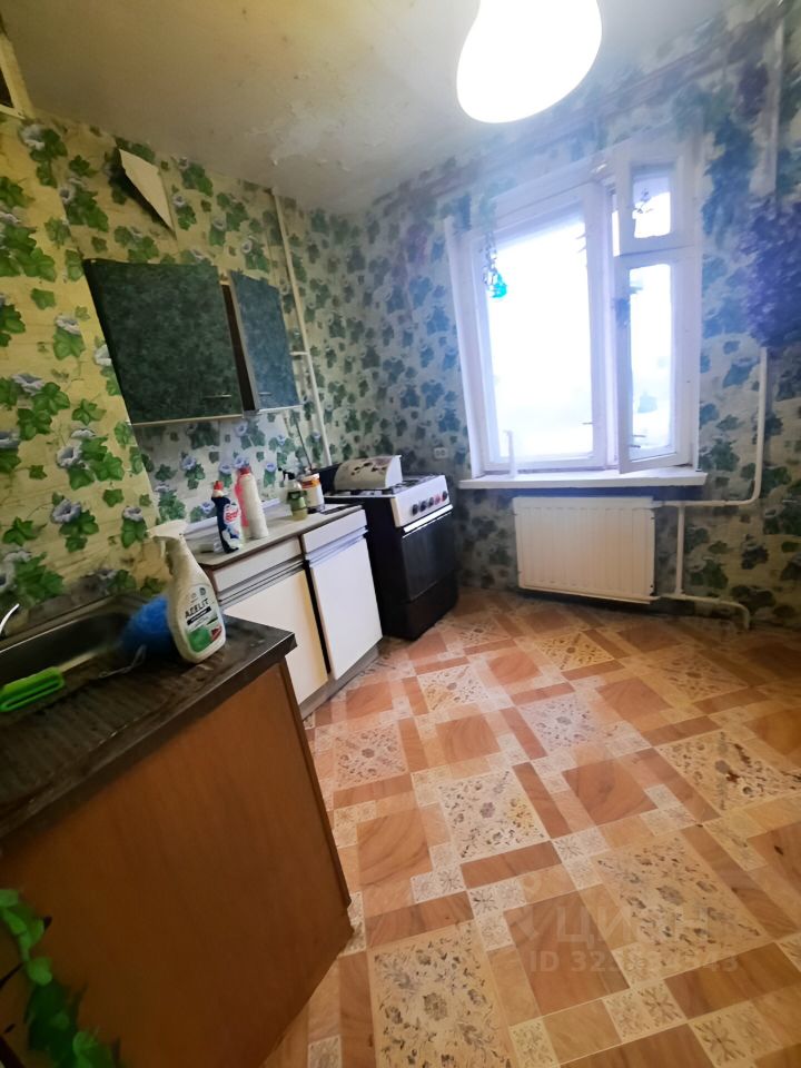 Продажа 1-комн квартиры на вторичном рынке Петергоф г, Чебышевская ул