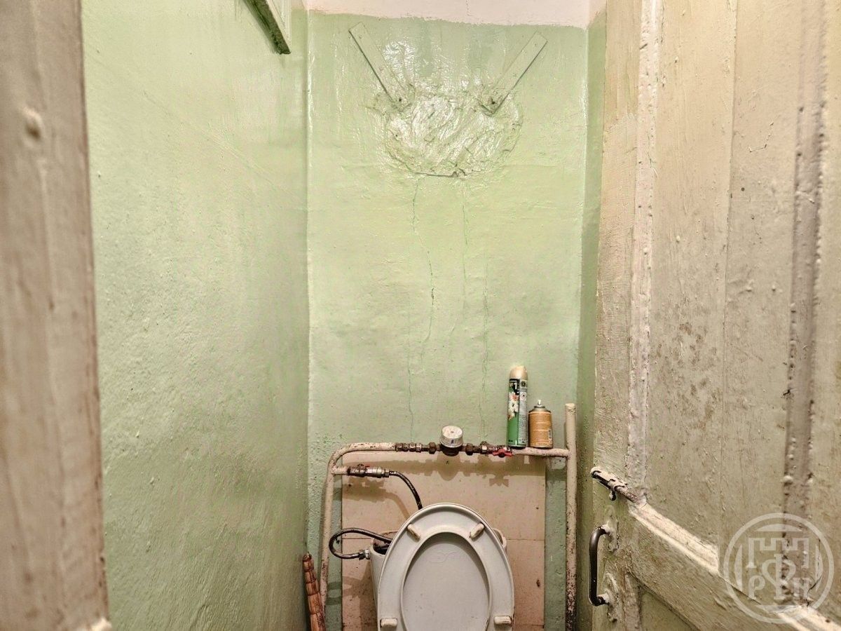 Продажа комнаты Ломоносов, улица Победы, 3