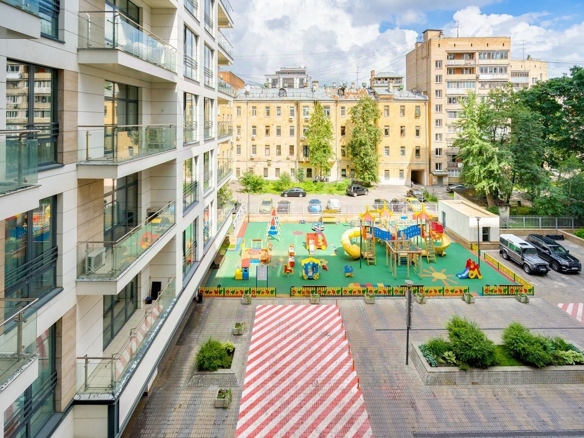 Продажа 6-комн квартиры на вторичном рынке Казарменный переулок, 3