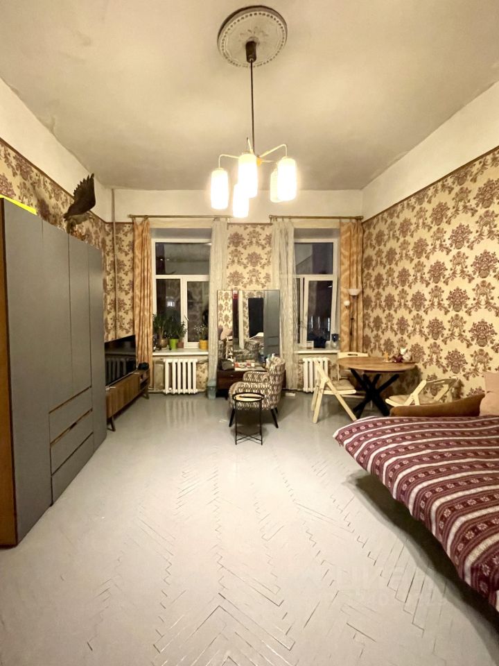 Продажа 2-комн квартиры на вторичном рынке Невский проспект, 108