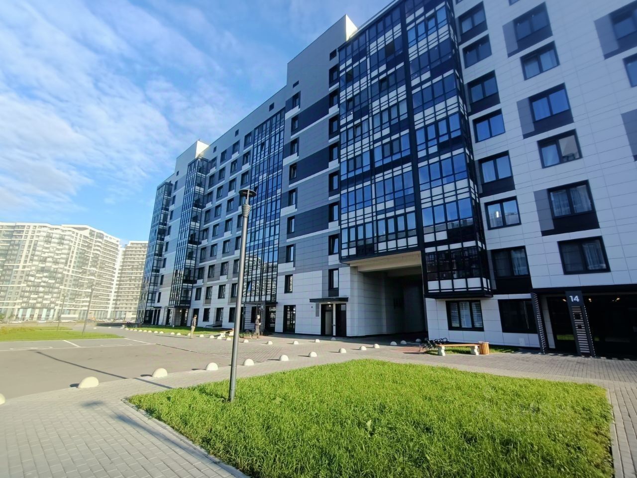 Продажа 2-комн квартиры на вторичном рынке набережная Дудергофского канала, 4к1