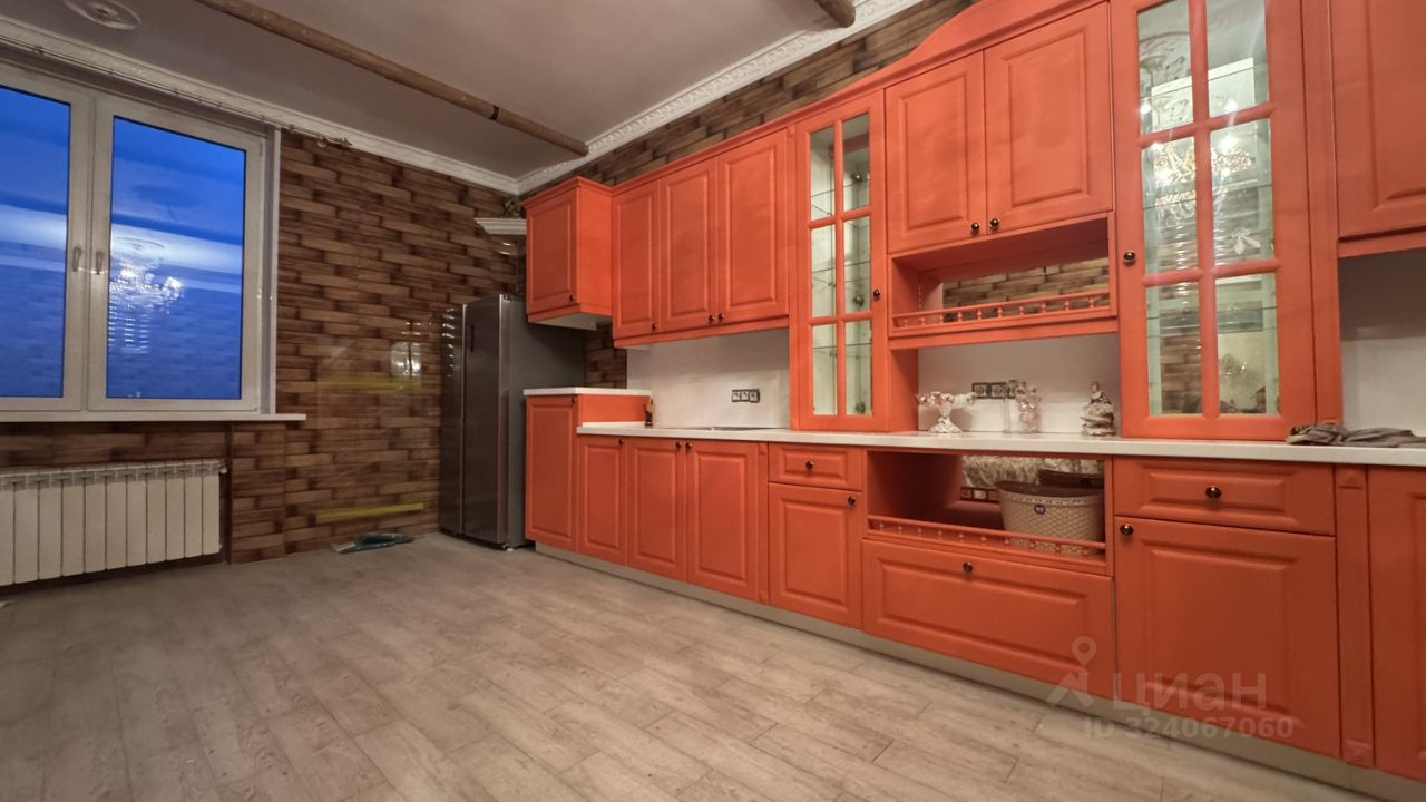 Продажа 5-комн квартиры на вторичном рынке Русаковская улица, 31