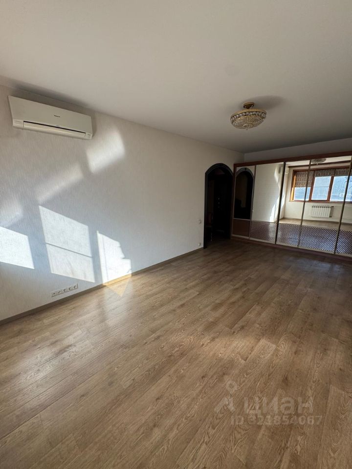 Продажа 1-комн квартиры на вторичном рынке Люберцы, Октябрьский проспект, 5к1