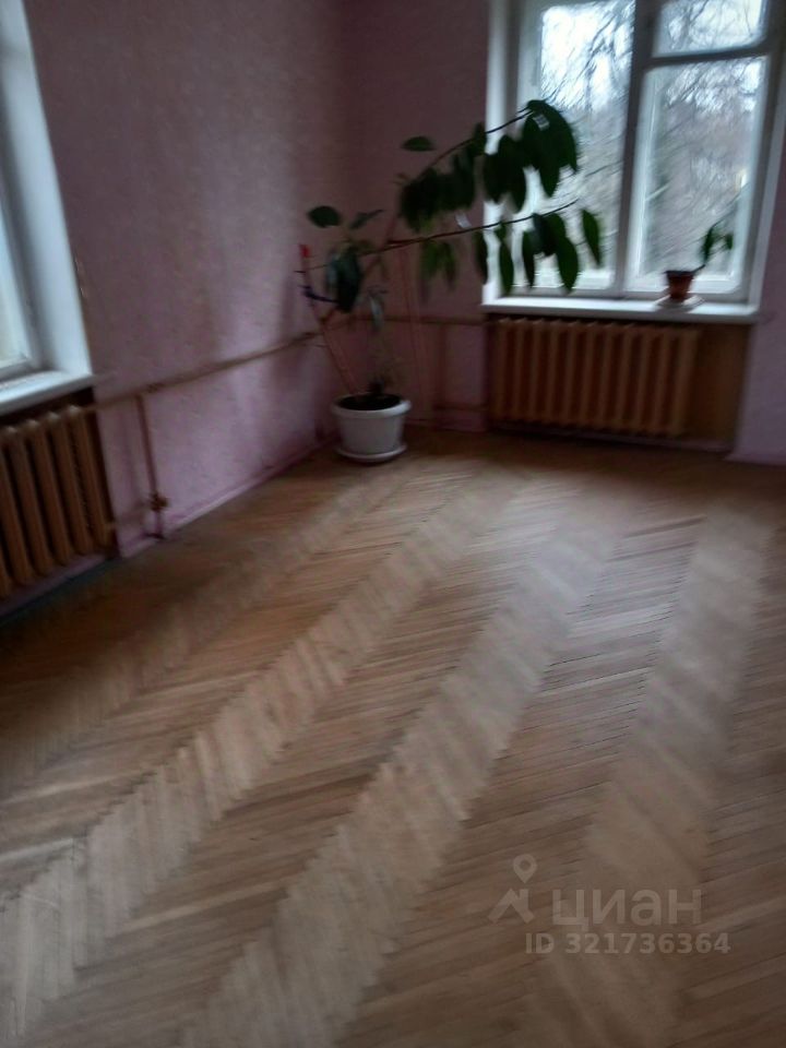 Продажа 3-комн квартиры на вторичном рынке Петергоф, улица Халтурина, 11