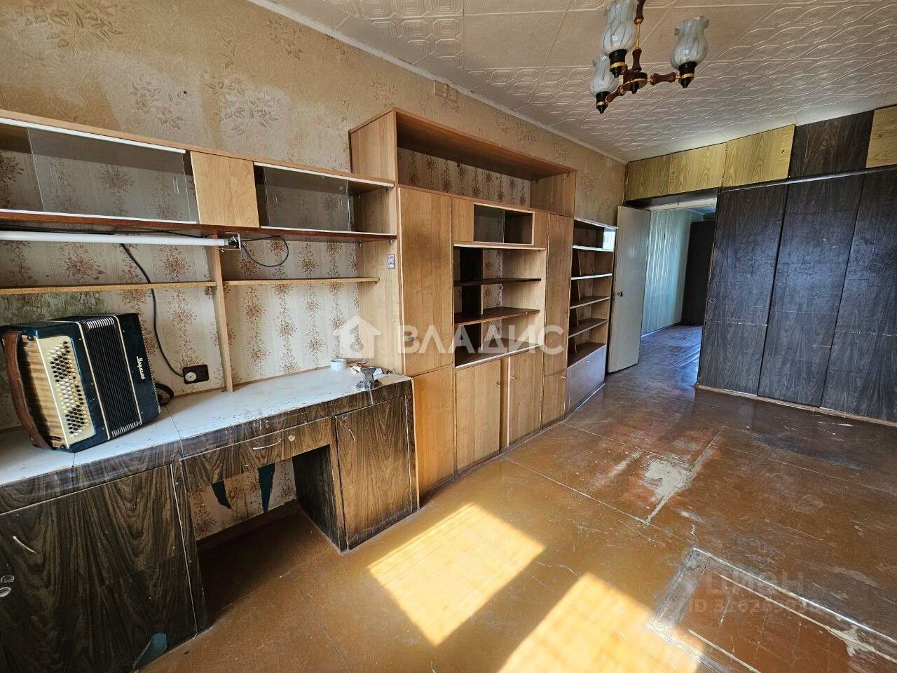 Продажа 3-комн квартиры на вторичном рынке Новлянский мкр, улица Новлянская,  д. 12Г