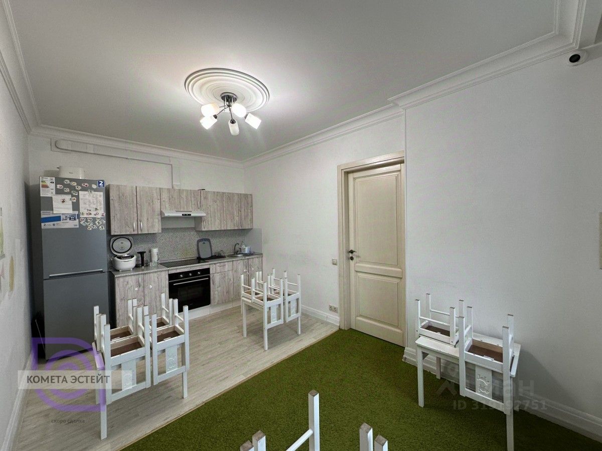 Продажа 3-комн квартиры на вторичном рынке улица Академика Виноградова, 9