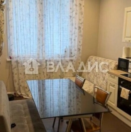 Продажа 1-комн квартиры на вторичном рынке улица Лётчика Ульянина,  д. 7