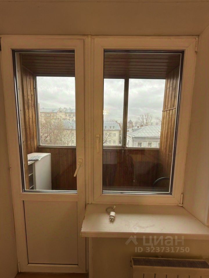 Продажа 2-комн квартиры на вторичном рынке Октябрьская улица, 33