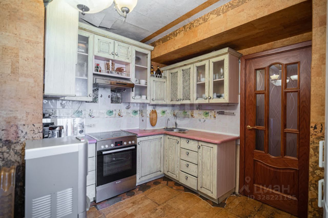 Продажа 4-комн квартиры на вторичном рынке улица Коллонтай, 14К2