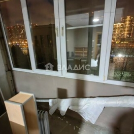 Продажа 3-комн квартиры на вторичном рынке Дыбенко ул,  д. 12,  к. 1 литера Ж