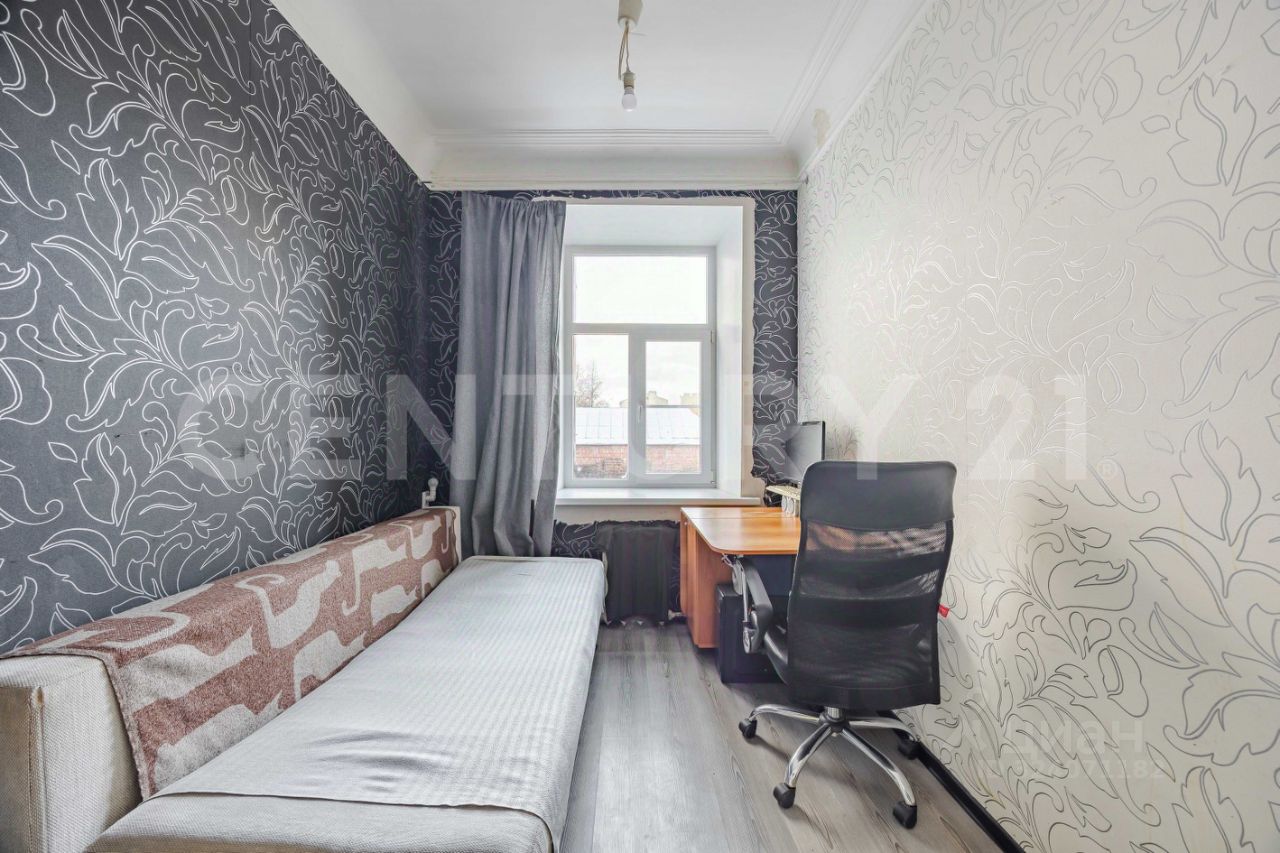 Продажа 4-комн квартиры на вторичном рынке улица Черняховского, 27