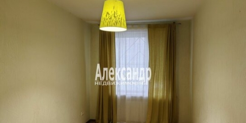 3-комн квартира улица Шаврова,  д. 17