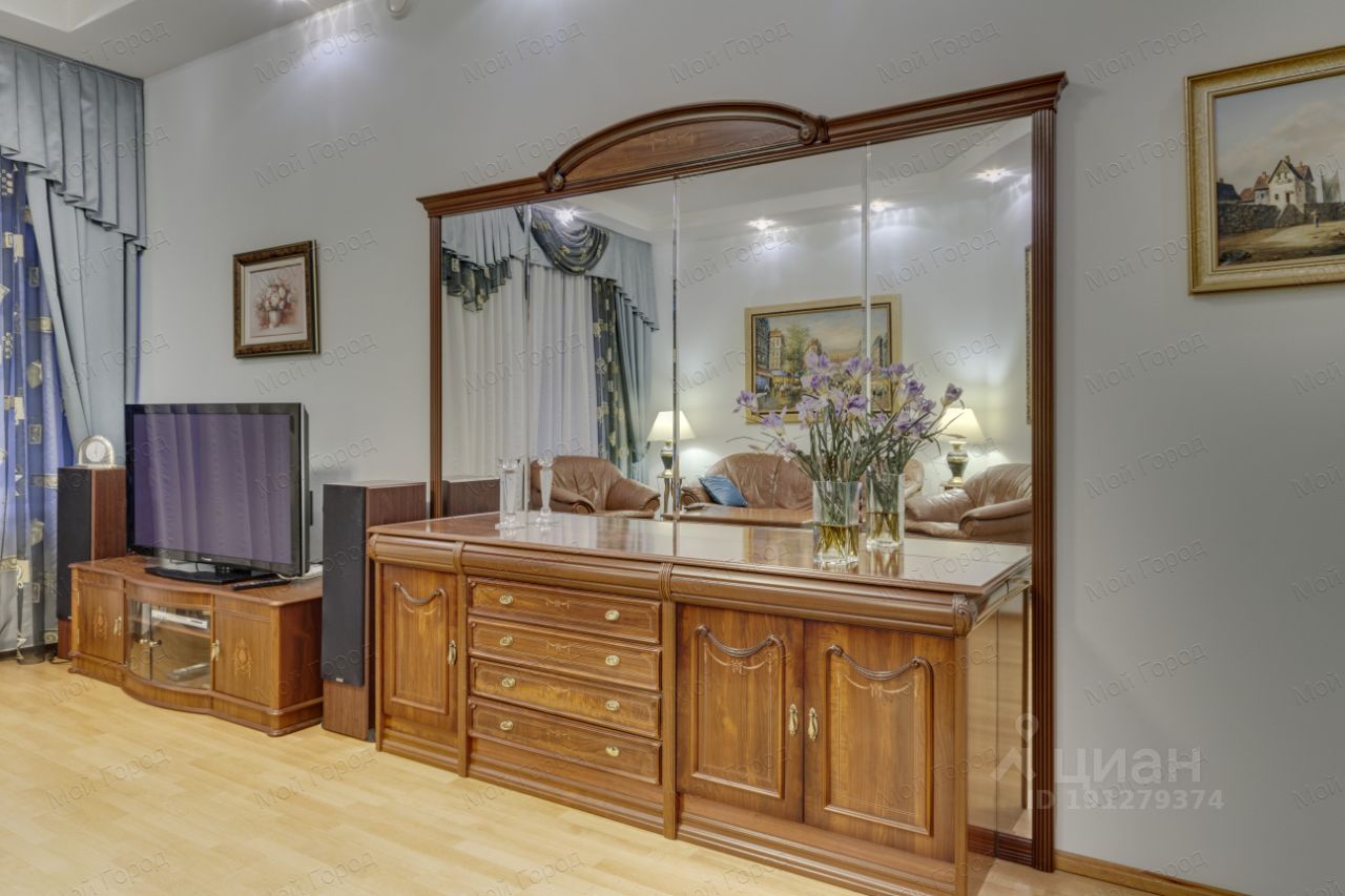 Аренда 3-комн квартиры на вторичном рынке улица Рубинштейна, 15-17