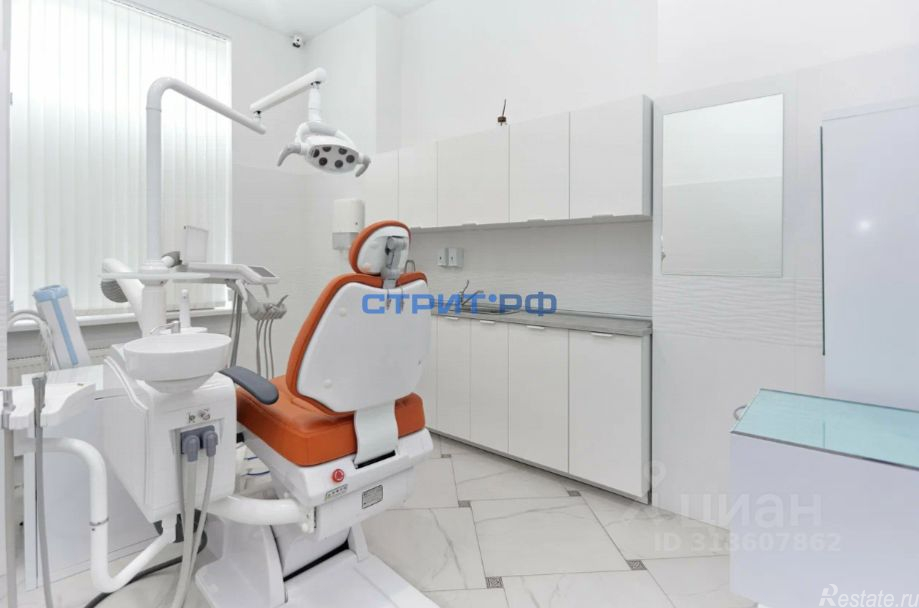 Продажа торгового помещения ул Староволынская,  д. 12,  к. 4